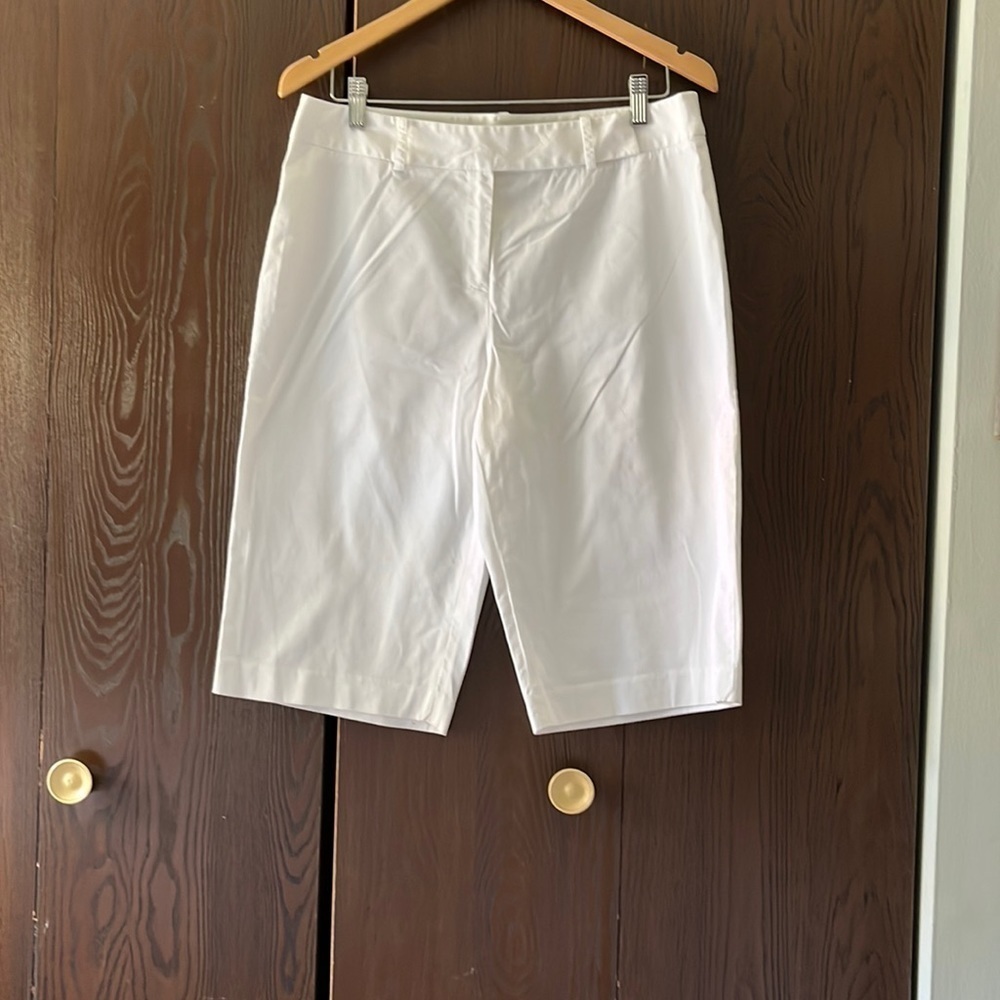 Josephine Chaus petite white cropped pants. Size 12P